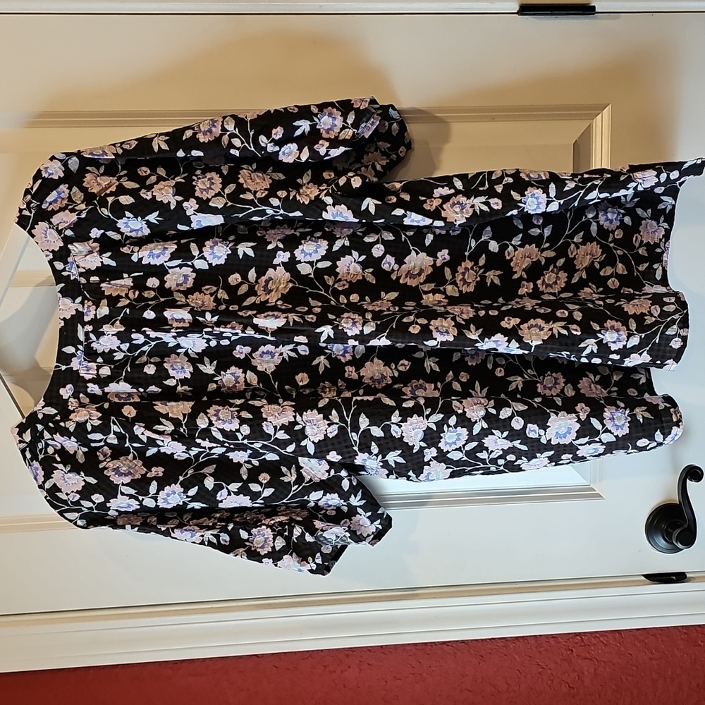 Floral Top - Picture 5 of 8